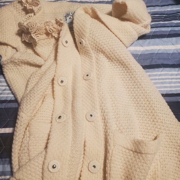 Tabitha Anthropologie Size S Ivory Wool Snap Ruffle Cardigan Sweater Pockets - Picture 7 of 9